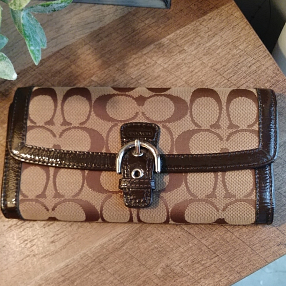 Coach classic beige& brown leather trimmed wallet